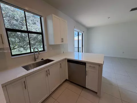 Kitchen - 3326 W 112th St, Hialeah, FL 33018 photo 3 of 4