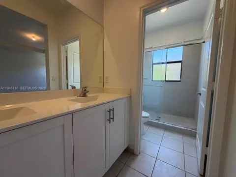 Bath - 3326 W 112th St, Hialeah, FL 33018 photo 1 of 3