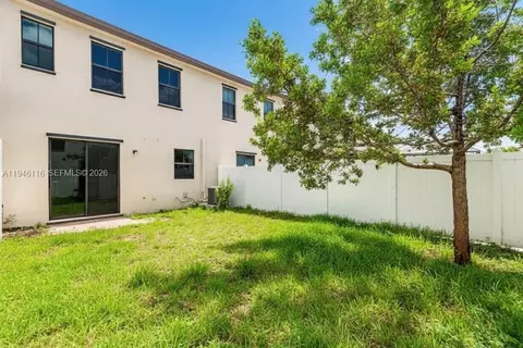Exterior - 3326 W 112th St, Hialeah, FL 33018 photo 1 of 4