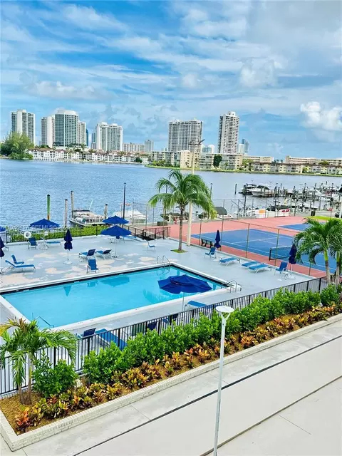 2750 NE 183rd St #1607, Aventura, FL 33160