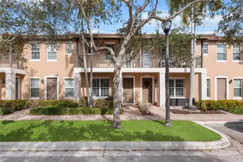 14725 SW 11th St, Pembroke Pines, FL 33027