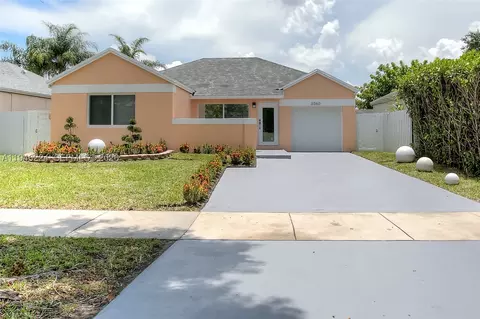 3060 NW 203rd Ter, Miami Gardens, FL 33056