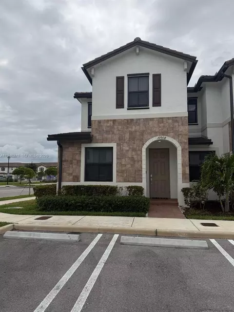 10908 W 32nd Ln, Hialeah, FL 33018