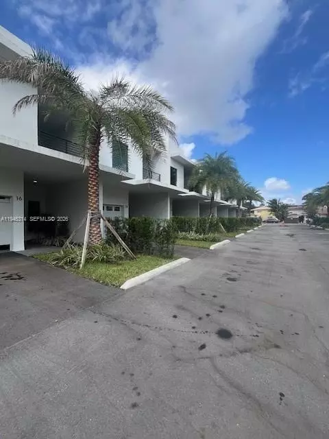 2526 Pierce St #10, Hollywood, FL 33020