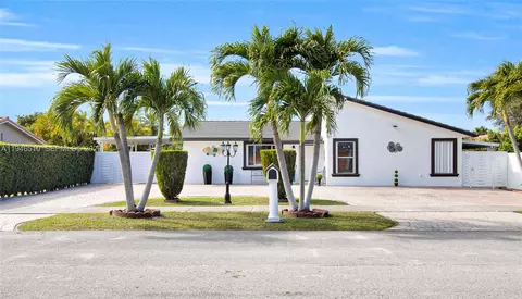 42 NW 132nd Pl, Miami, FL 33182