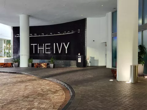 90 SW 3rd St #3706, Miami, FL 33130