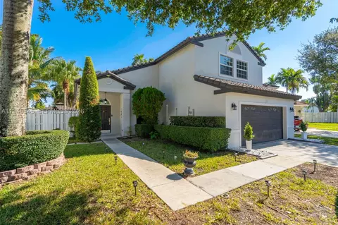2003 NW 181st Ave, Pembroke Pines, FL 33029