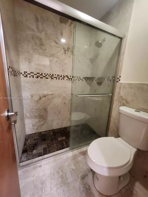 Bath - 20005 NE 3rd Ct #6, Miami, FL 33179 photo 1 of 3