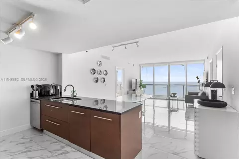 465 Brickell Ave #5505, Miami, FL 33131