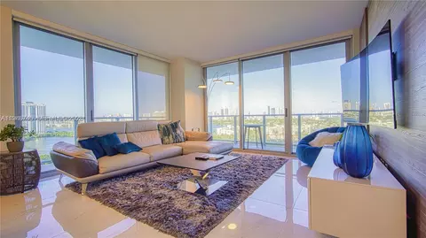 16385 Biscayne Blvd #1415, North Miami Beach, FL 33160