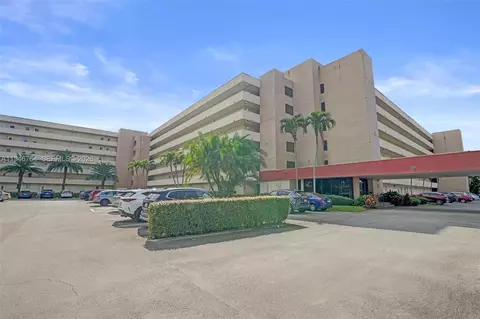 8900 Washington Blvd #PH5, Pembroke Pines, FL 33025