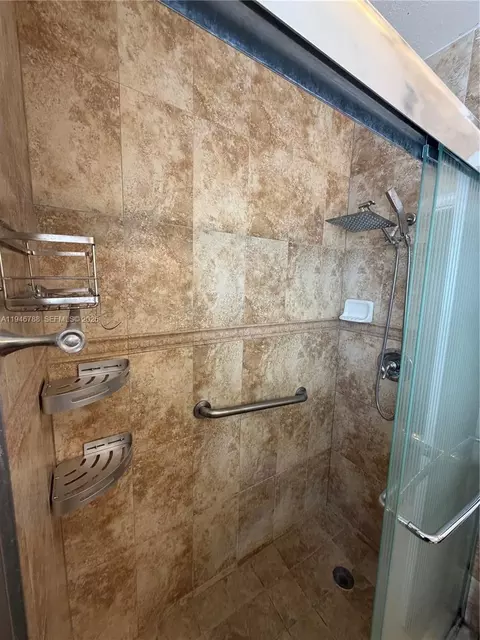 Bath - 6090 W 5th Ln, Hialeah, FL 33012 photo 1 of 3