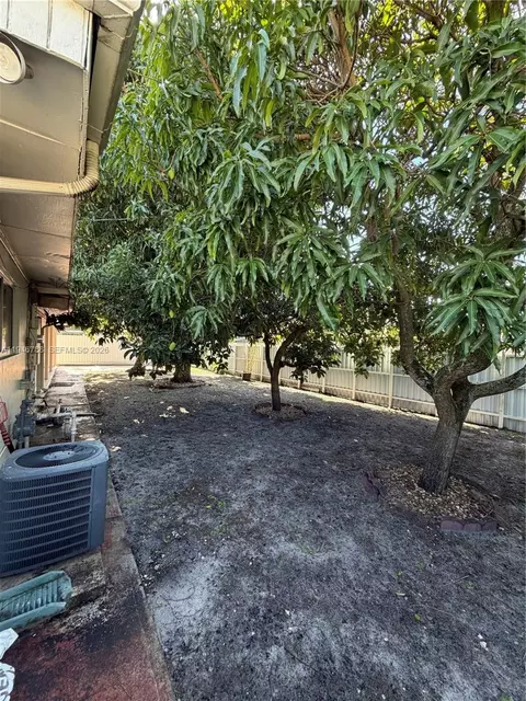Exterior - 6090 W 5th Ln, Hialeah, FL 33012 photo 6 of 8