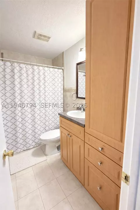 Bath - Undisclosed, Hialeah, FL 33016 photo 1 of 1