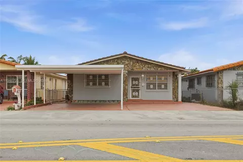 836 W 37th St, Hialeah, FL 33012