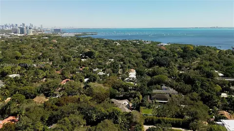 3835 Utopia Ct, Miami, FL 33133 photo 38