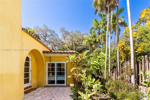 3835 Utopia Ct, Miami, FL 33133 photo 28