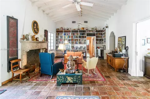 3835 Utopia Ct, Miami, FL 33133 photo 4