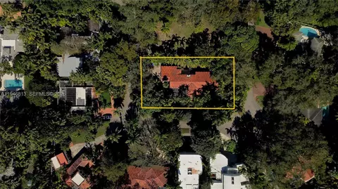 3835 Utopia Ct, Miami, FL 33133 photo 2