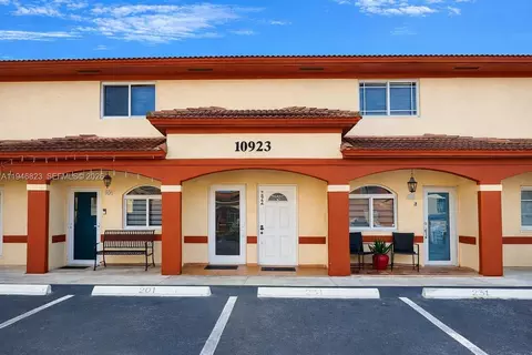 10923 W Okeechobee Rd #201, Hialeah Gardens, FL 33018