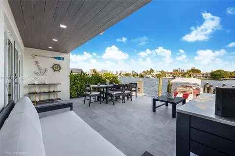 16479 NE 27th Pl #16, North Miami Beach, FL 33160