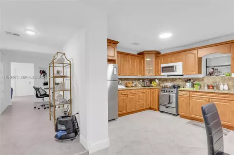 Other - 841 E 15th Pl, Hialeah, FL 33010 photo 4 of 5