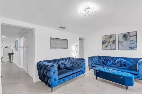 Other - 841 E 15th Pl, Hialeah, FL 33010 photo 3 of 5
