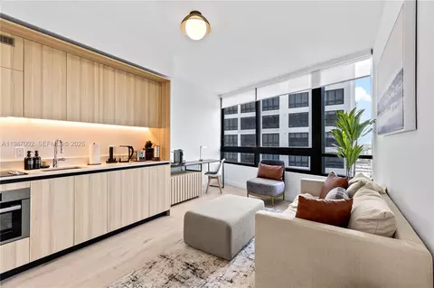 225 N Miami Ave #1102, Miami, FL 33128