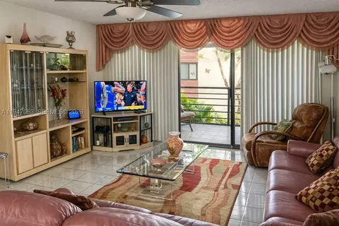 20851 San Simeon Way #202, Miami, FL 33179