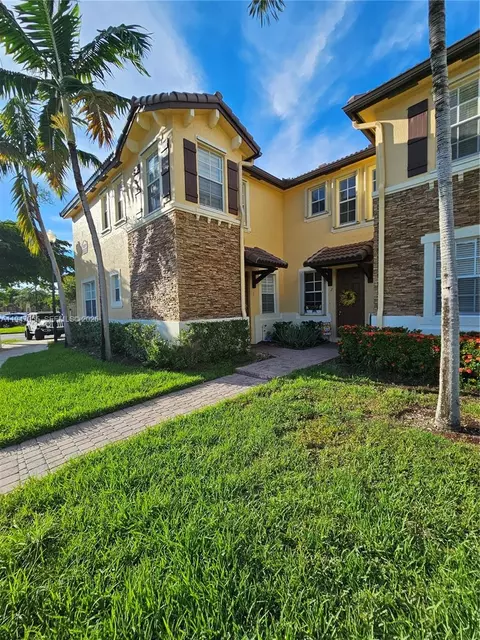 9209 SW 227th St #1, Cutler Bay, FL 33190