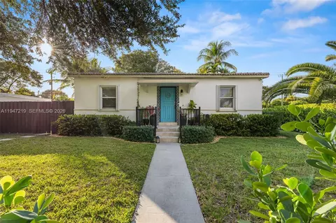 550 Cardinal St, Miami Springs, FL 33166