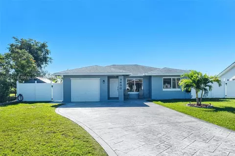 9400 NW 82nd St, Tamarac, FL 33321