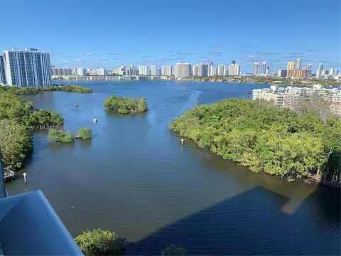 16385 Biscayne Blvd #1417, North Miami Beach, FL 33160