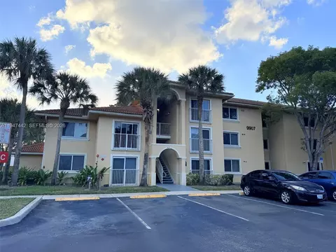9907 Westwood Dr #21-2, Tamarac, FL 33321