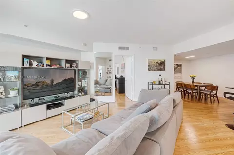 350 S Miami Ave #2104, Miami, FL 33130