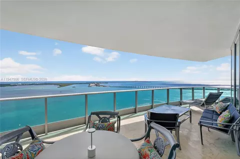 1331 Brickell Bay Dr #3811, Miami, FL 33131