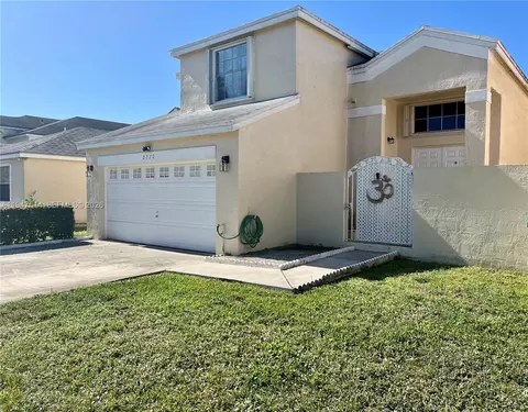 2770 River Run Ter, Miramar, FL 33025