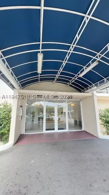 2821 N Miami Beach Blvd #4M, North Miami Beach, FL 33160