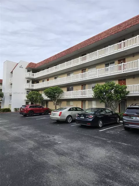 3591 Inverrary Dr #405, Lauderhill, FL 33319