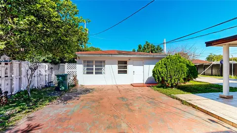 Exterior - 151 W 44th St, Hialeah, FL 33012 photo 4 of 5