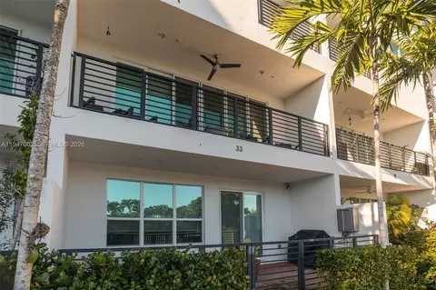 2900 NE 12th Ter #33, Oakland Park, FL 33334