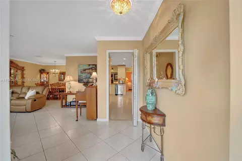 Entry Way - 230 SE 4th St, Dania Beach, FL 33004 photo 1 of 7