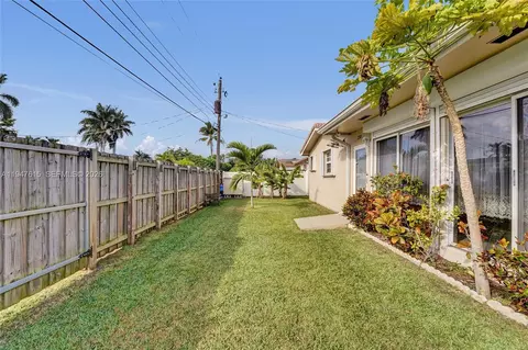 Exterior - 230 SE 4th St, Dania Beach, FL 33004 photo 10 of 15