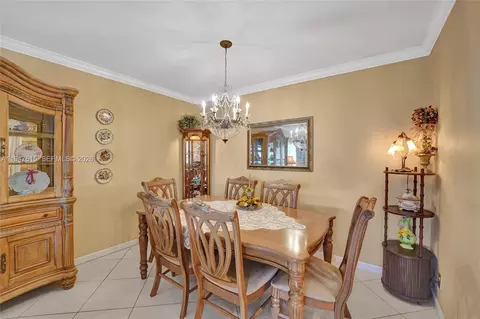 Dining - 230 SE 4th St, Dania Beach, FL 33004 photo 3 of 7