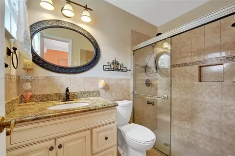 Bath - 230 SE 4th St, Dania Beach, FL 33004 photo 1 of 11