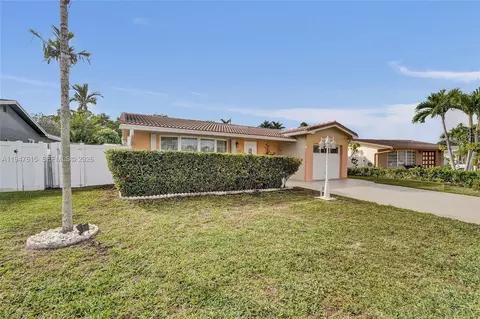 Exterior - 230 SE 4th St, Dania Beach, FL 33004 photo 1 of 15
