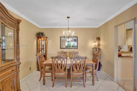 Dining - 230 SE 4th St, Dania Beach, FL 33004 photo 2 of 7