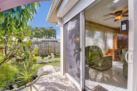 Exterior - 230 SE 4th St, Dania Beach, FL 33004 photo 7 of 15