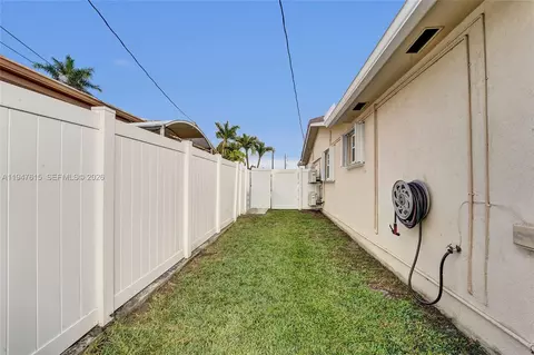 Exterior - 230 SE 4th St, Dania Beach, FL 33004 photo 14 of 15