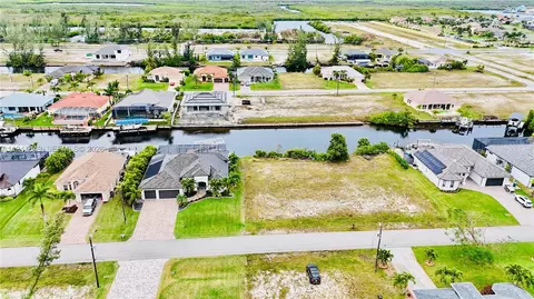 718 NW 38 Pl, Cape Coral, FL 33993